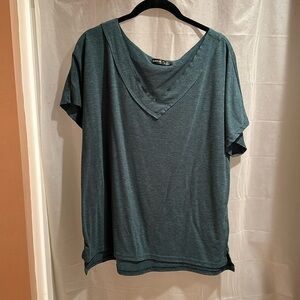Green SHEIN short sleeved V-neck T-shirt size XL